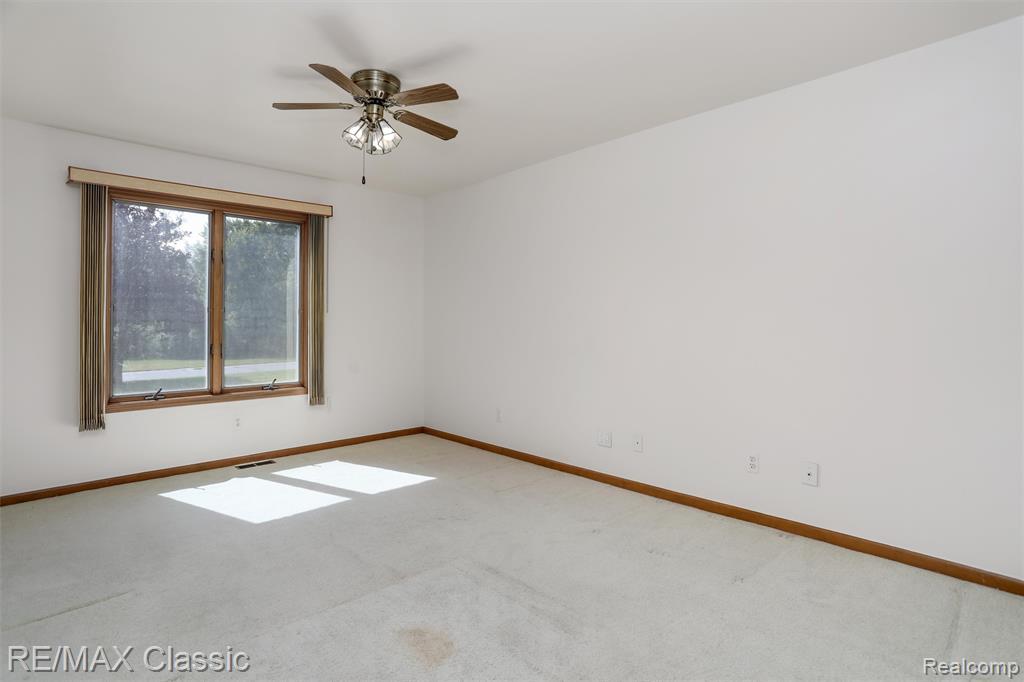 4150 Heatherwood Drive, Commerce Twp, MI 48382 — Photo 25