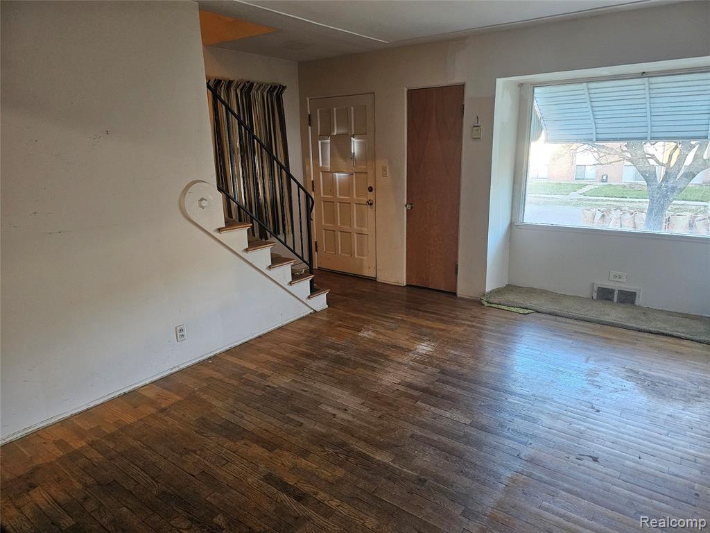 618 S Meade Street, Flint, MI 48503 — Photo 4