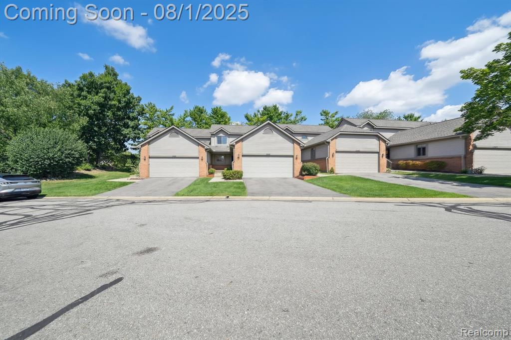 999 Hickory Drive, Brighton, MI 48116 — Photo 3
