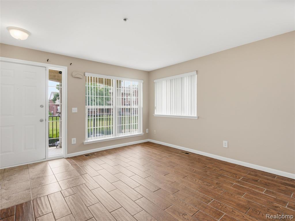 45650 Kennedy Avenue, Shelby Twp, MI 48315 — Photo 11
