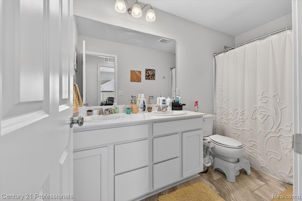 54407 Heron Circle, New Baltimore, MI 48047 — Photo 35