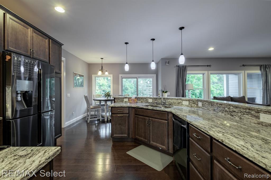 9388 MCMULLEN Circle, Fenton, MI 48430 — Photo 11