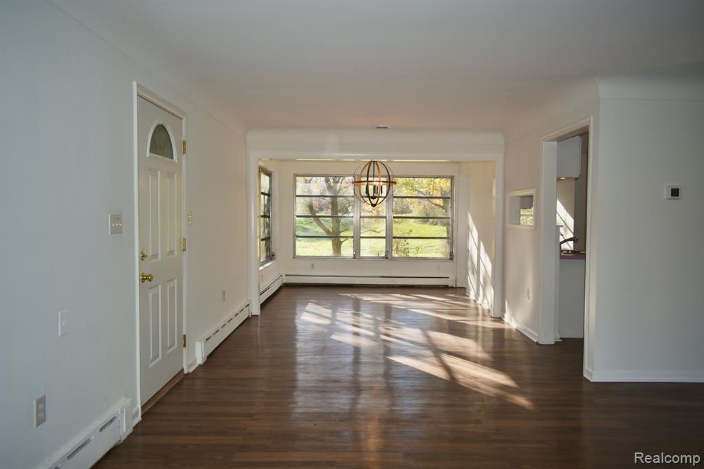 460 N EVANSDALE Drive, Bloomfield Hills, MI 48304 — Photo 4