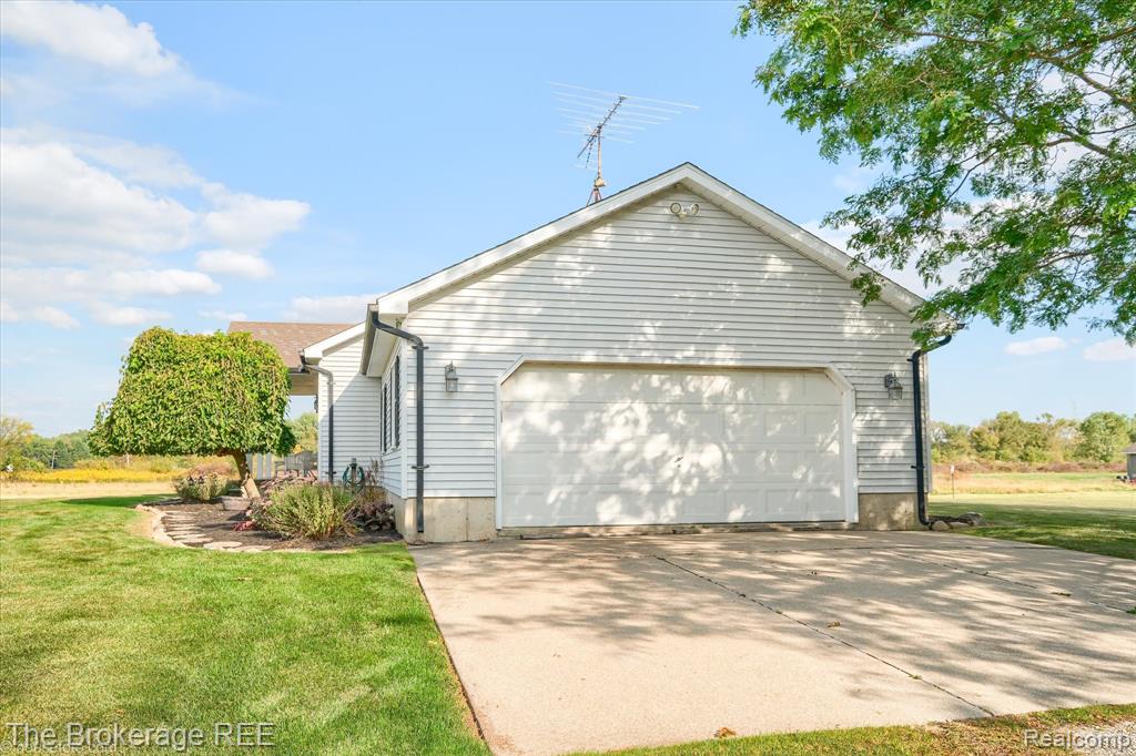 6499 Meisner Road, China, MI — Photo 4