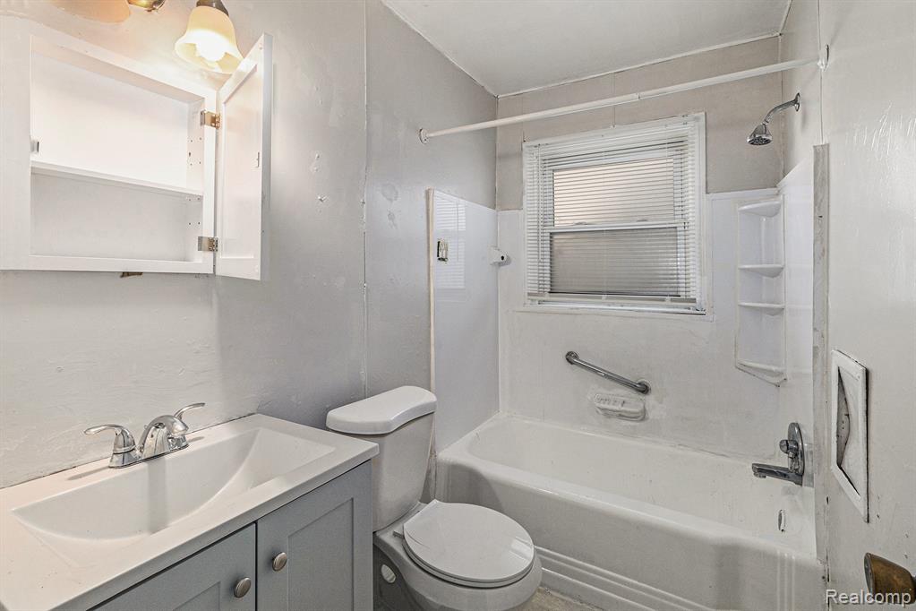 9336 SUSSEX St Street, Detroit, MI 48228 — Photo 13