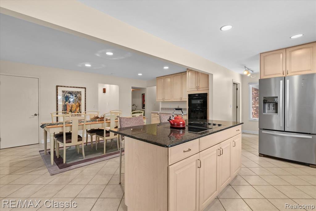 5067 Oakwood Court, Commerce Twp, MI 48382 — Photo 18