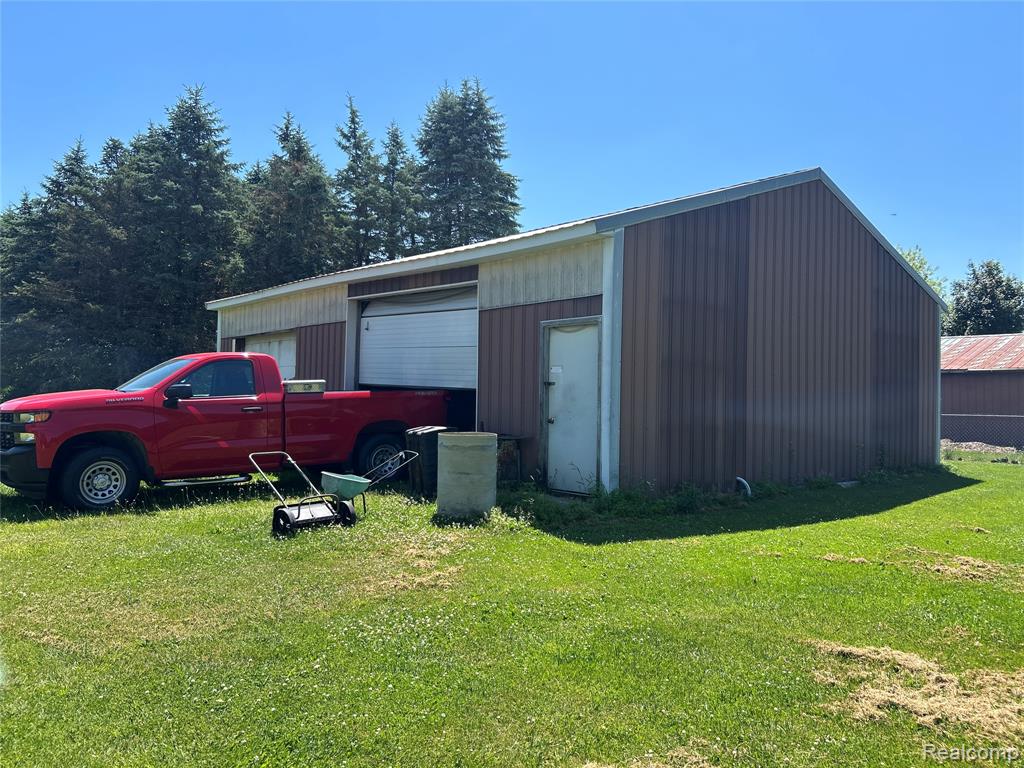 11039 Torrey Road, Fenton, MI 48430 — Photo 11