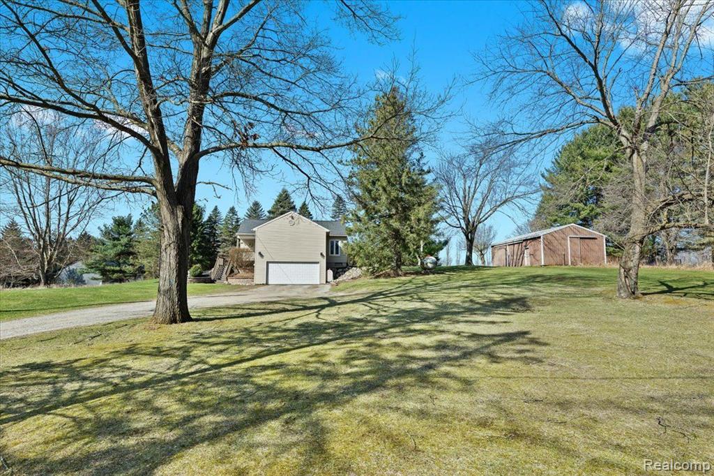 8470 WASHBURN Road, Goodrich Vlg, MI — Photo 10