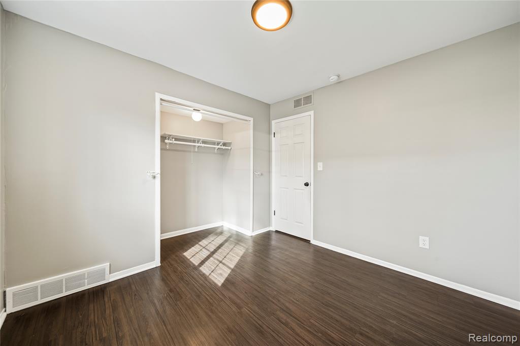 45200 Keding Street, Utica, MI 48317 — Photo 11