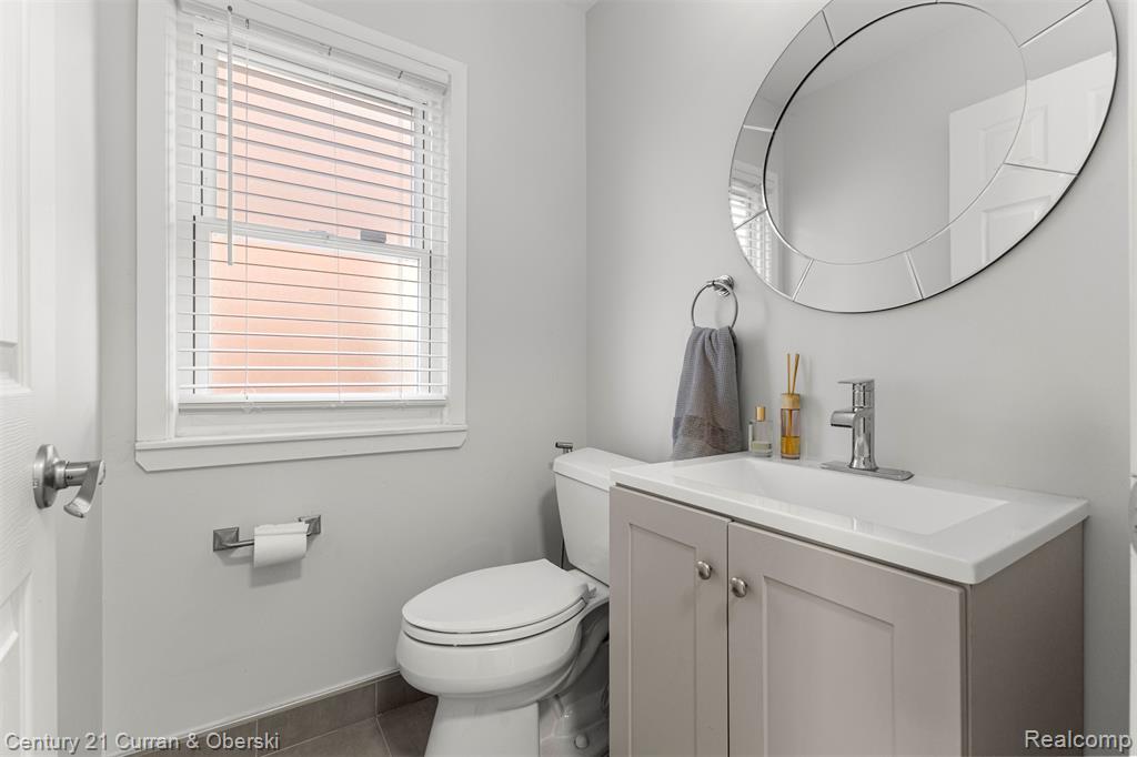 431 S SILVERY Lane, Dearborn, MI 48124 — Photo 21