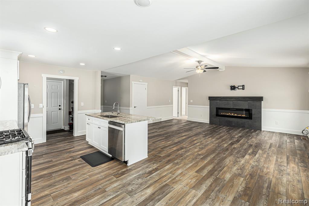 7725 Mary Lou Court, Shelby Twp, MI 48317 — Photo 5