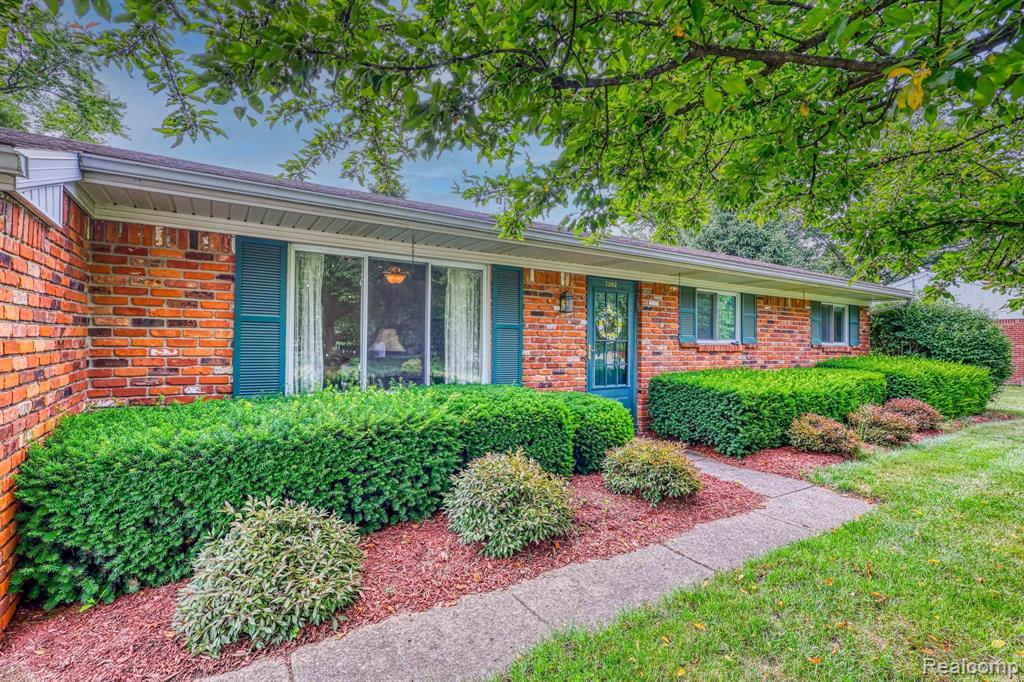 7592 VERNA Drive, Lambertville, MI 48144 — Photo 6