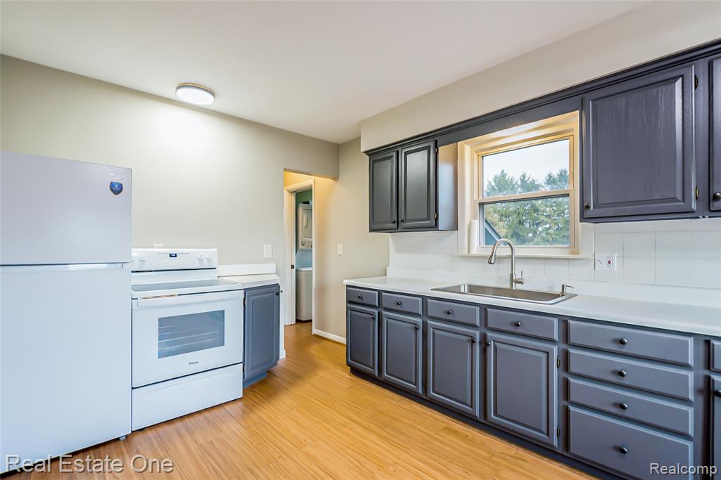 4141 Van Amberg Road, Brighton, MI 48114 — Photo 36