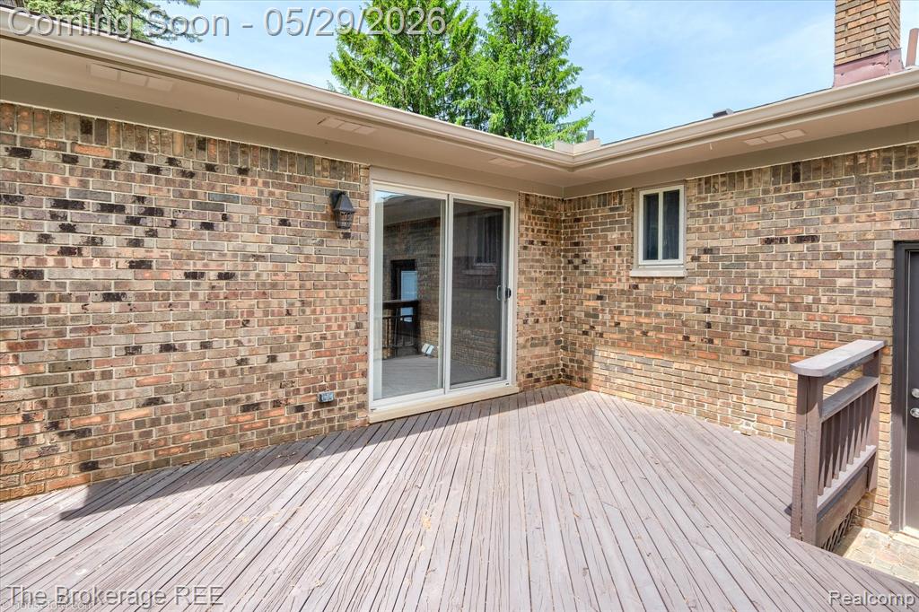 6933 Hubbard Hills Drive, Clarkston, MI 48348 — Photo 9