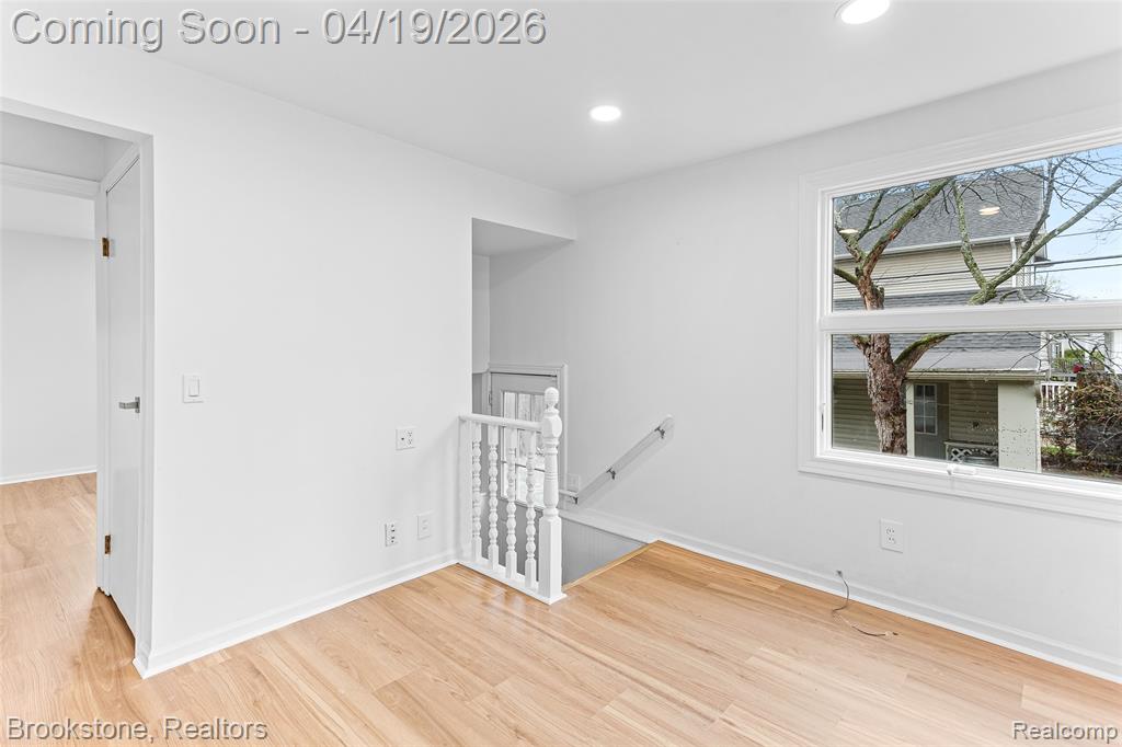 719 W 12 Mile Road, Royal Oak, MI 48073 — Photo 15