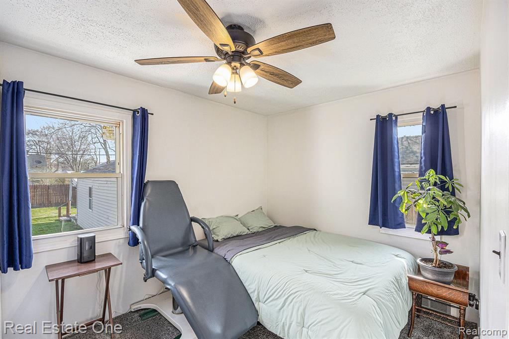 558 E TENNYSON Avenue, Pontiac, MI 48340 — Photo 7