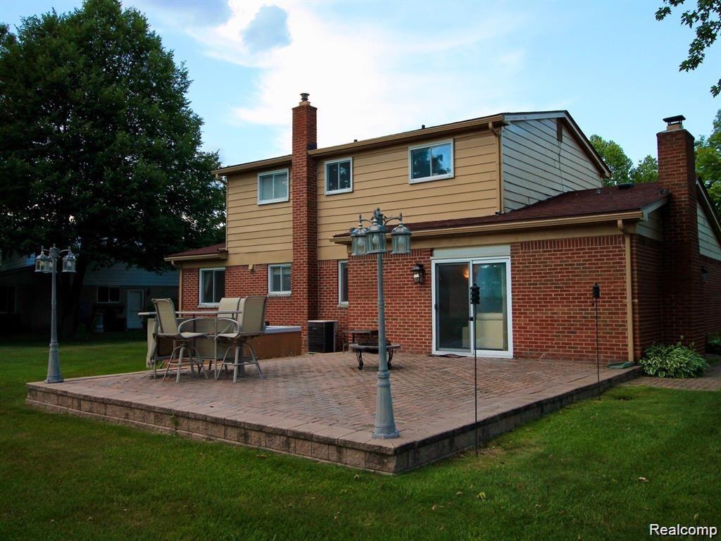 5363 English Drive, Troy, MI 48085 — Photo 2
