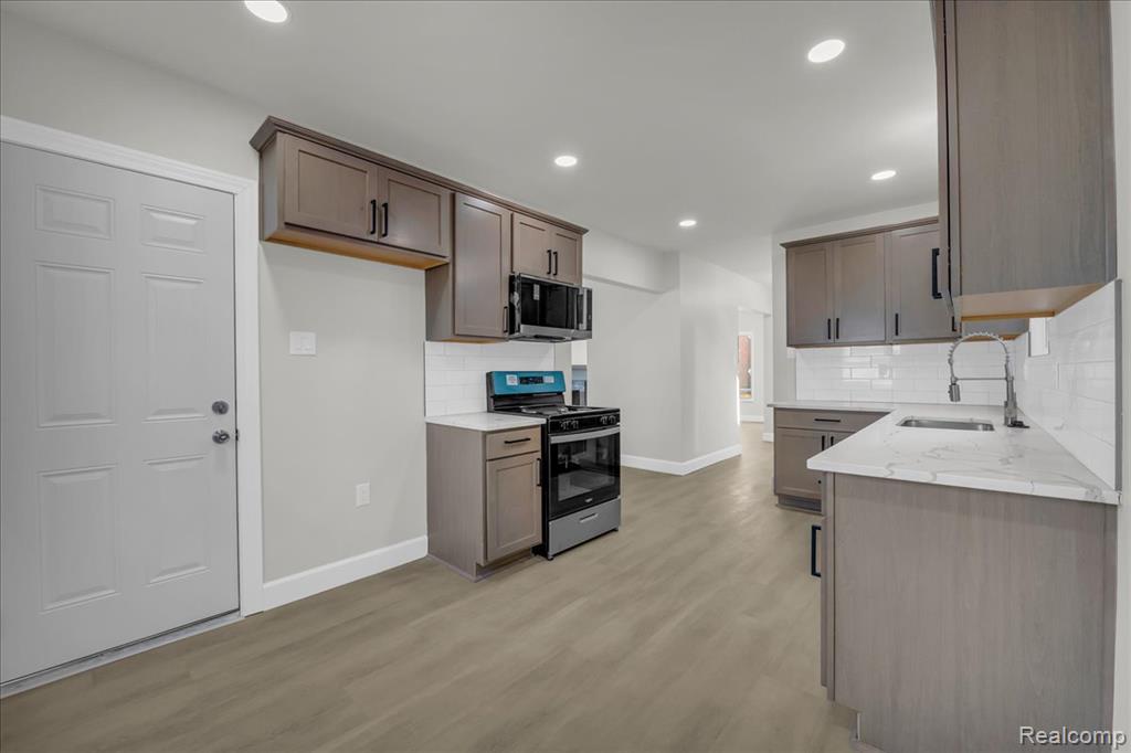 16891 Sorrento Street, Detroit, MI 48235 — Photo 12