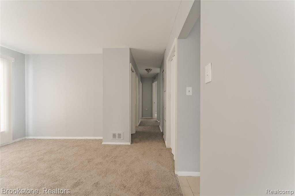 694 Emerson Avenue, Pontiac, MI 48340 — Photo 11