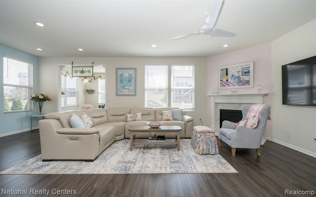 1233 Lark, Lake Orion, MI — Photo 3