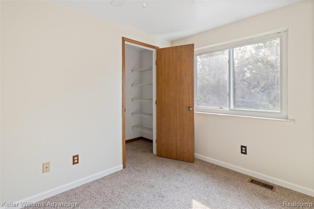 5671 Caren Drive, Ypsilanti, MI 48197 — Photo 21