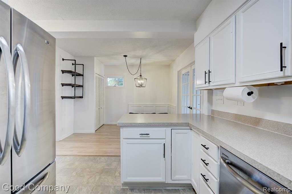 934 Lockwood Road, Royal Oak, MI 48067 — Photo 28