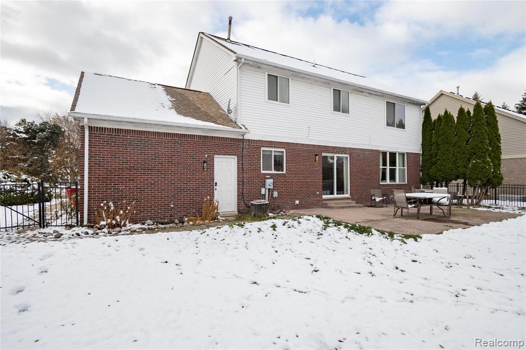 48850 Village Drive, Macomb, MI 48044 — Photo 38