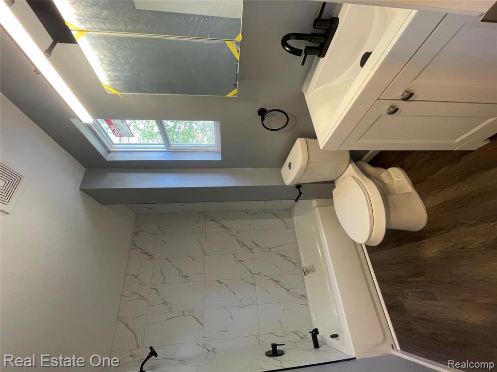 18475 Hazelwood Street, Roseville, MI 48066 — Photo 24