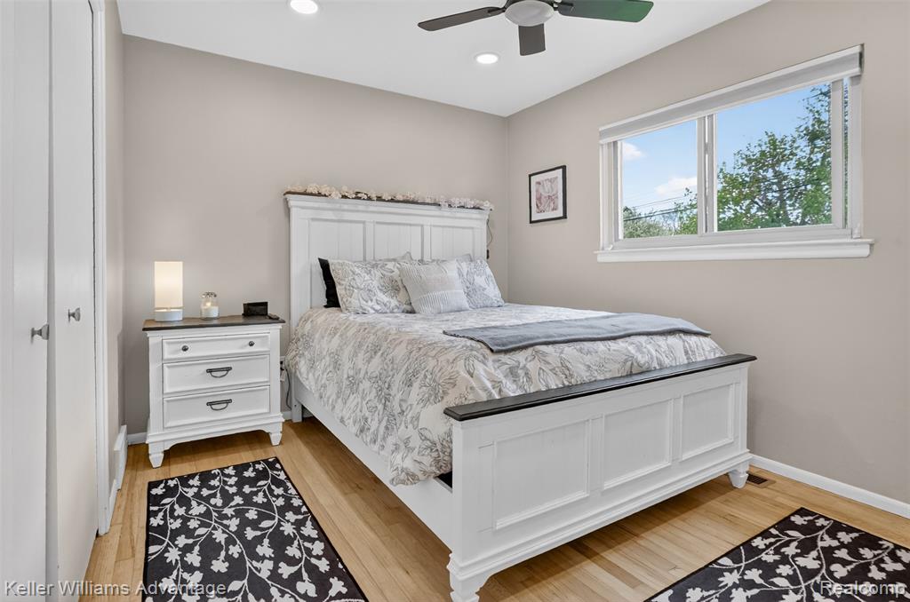 307 University Avenue, South Lyon, MI 48178 — Photo 9