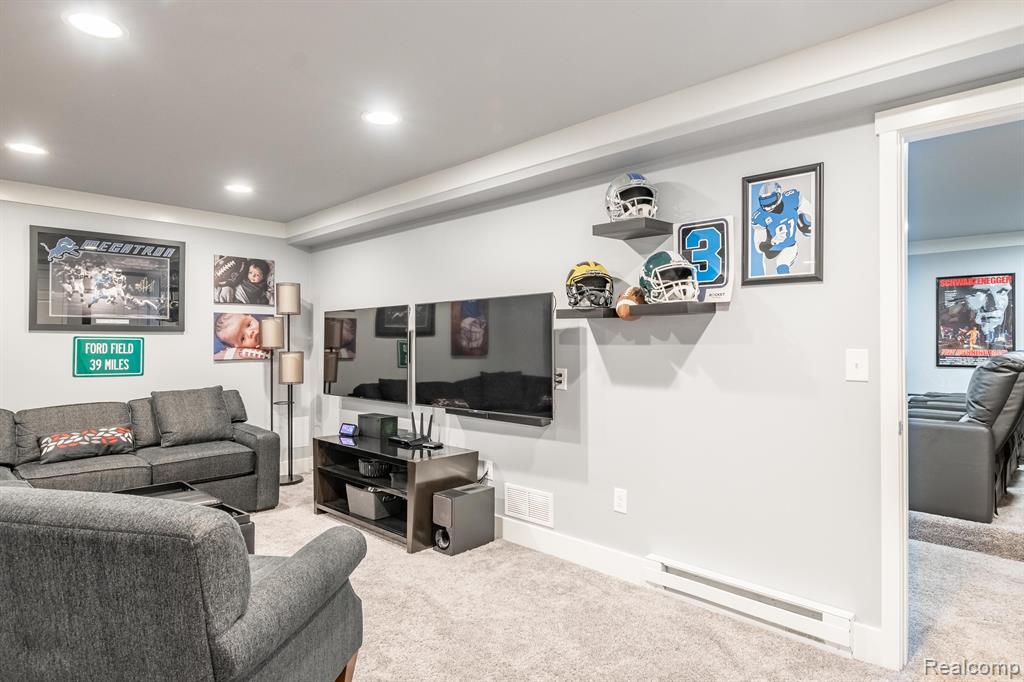 9595 NEUMANN Circle, Ypsilanti, MI 48197 — Photo 47