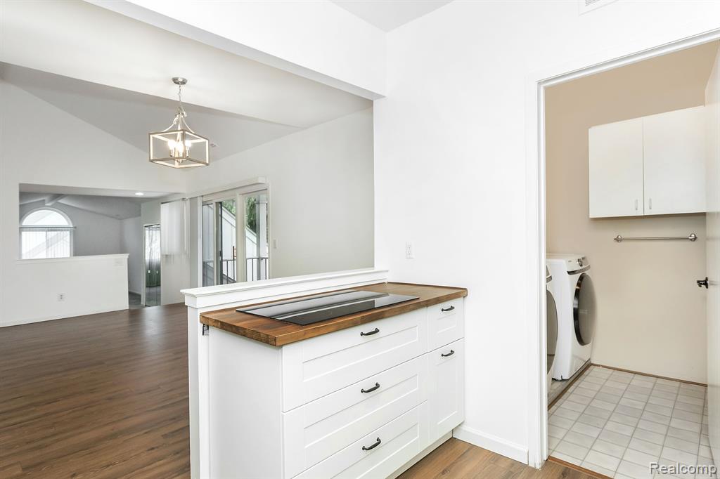 29371 LAUREL Drive, Farmington Hills, MI 48331 — Photo 10