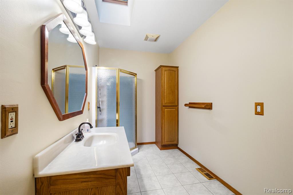 4535 Central Avenue, Clarkston, MI — Photo 19