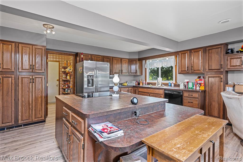4622 Fleck Drive, Hartland, MI 48430 — Photo 19