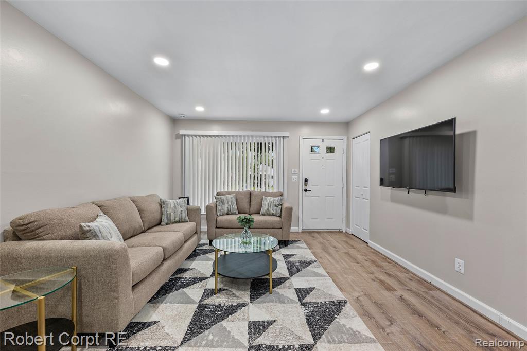 4772 Harding Street, Dearborn Heights, MI 48125 — Photo 11