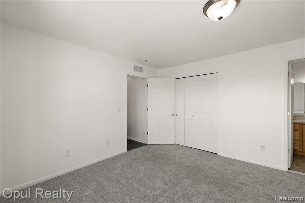 28263 Oakmonte Circle, New Hudson, MI 48165 — Photo 15