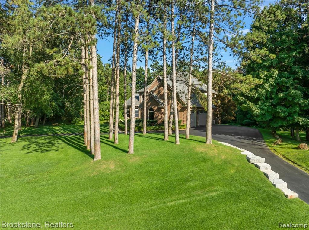 34 Fern Drive, Leonard, MI 48367 — Photo 11