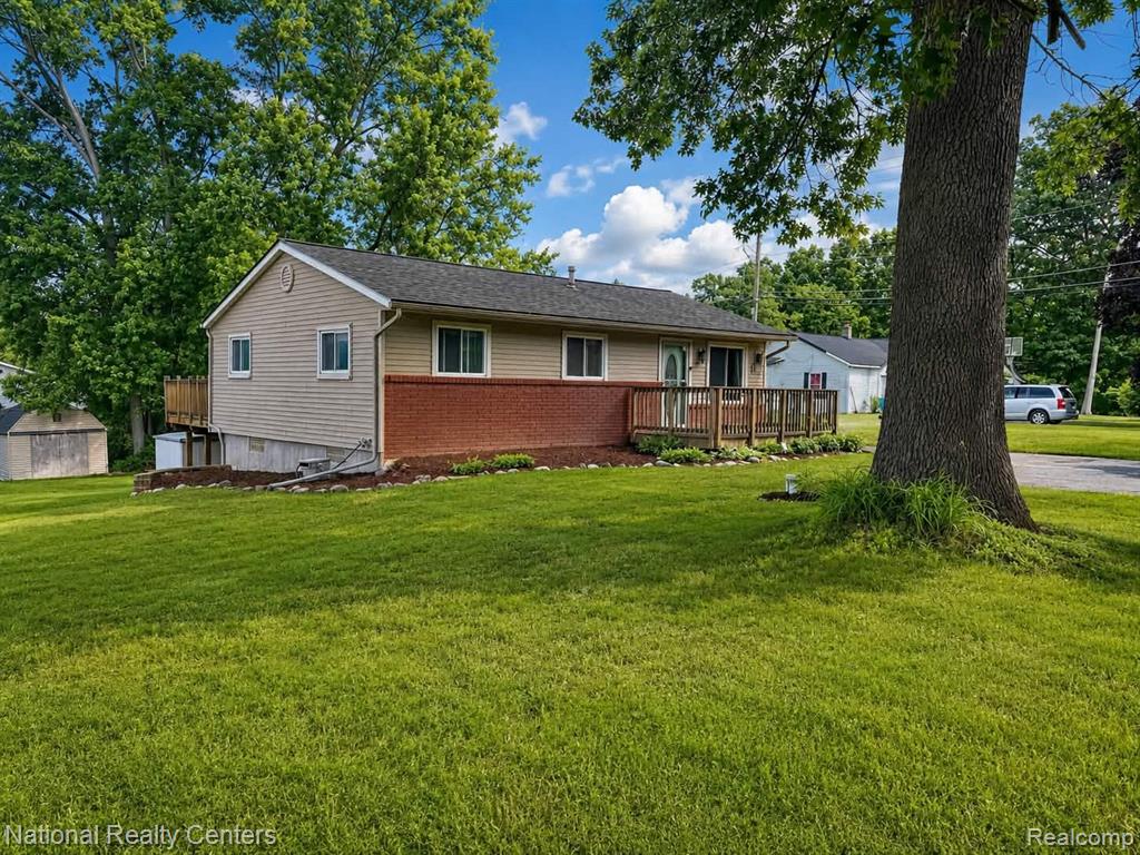 5611 Blackmoor Street, Commerce Twp, MI 48382 — Photo 2