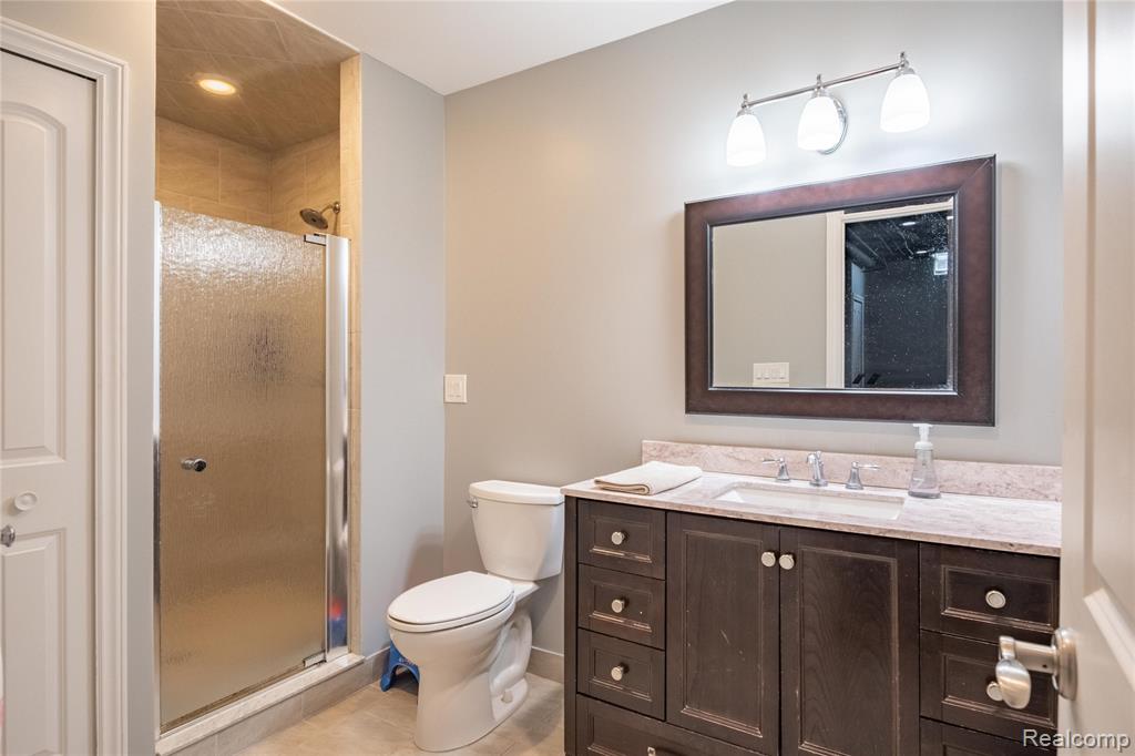 55712 Glenbrooke Drive, Shelby Twp, MI 48316 — Photo 54