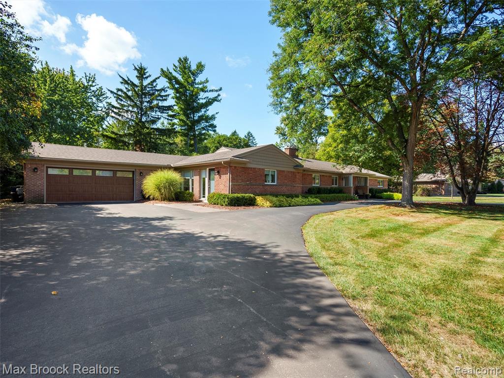 4740 Burnley Drive, Bloomfield Hills, MI 48304 — Photo 5