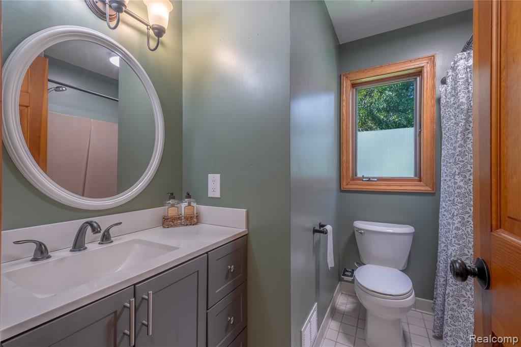 5413 N McKinley Road, Flushing, MI 48433 — Photo 16