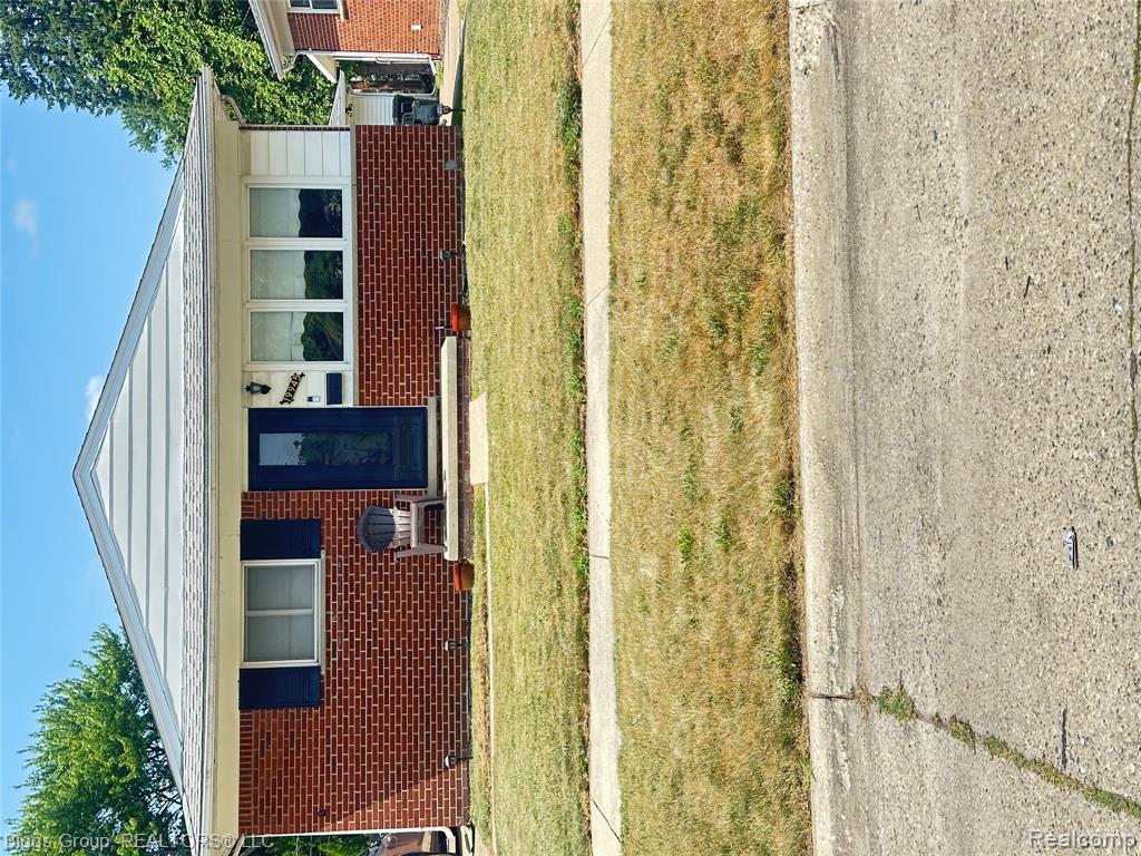 19945 Fox, Redford, MI 48240