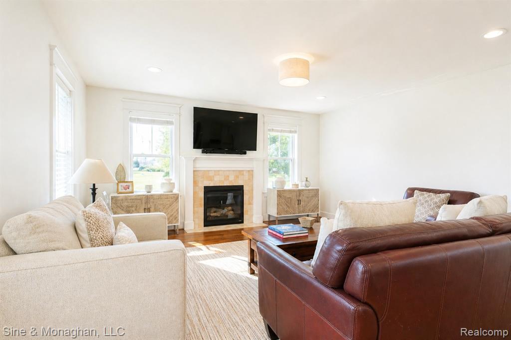 716 Cherry Avenue, Royal Oak, MI 48073 — Photo 6