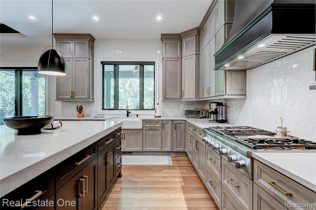 3370 Bloomcrest Drive, Bloomfield Hills, MI, 48304