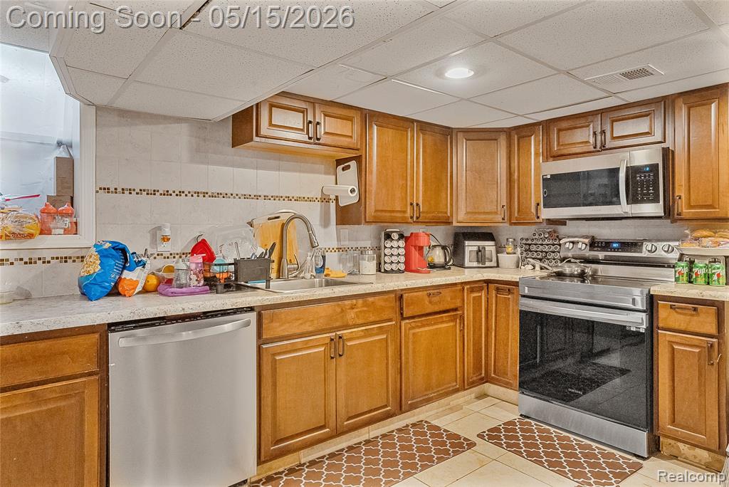 26243 Van Buren Road, Dearborn Heights, MI 48127 — Photo 23