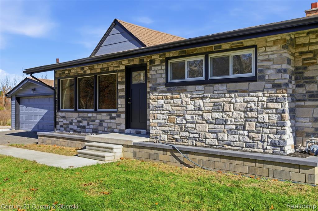 17901 Inkster Road, Brownstown, MI 48174 — Photo 4