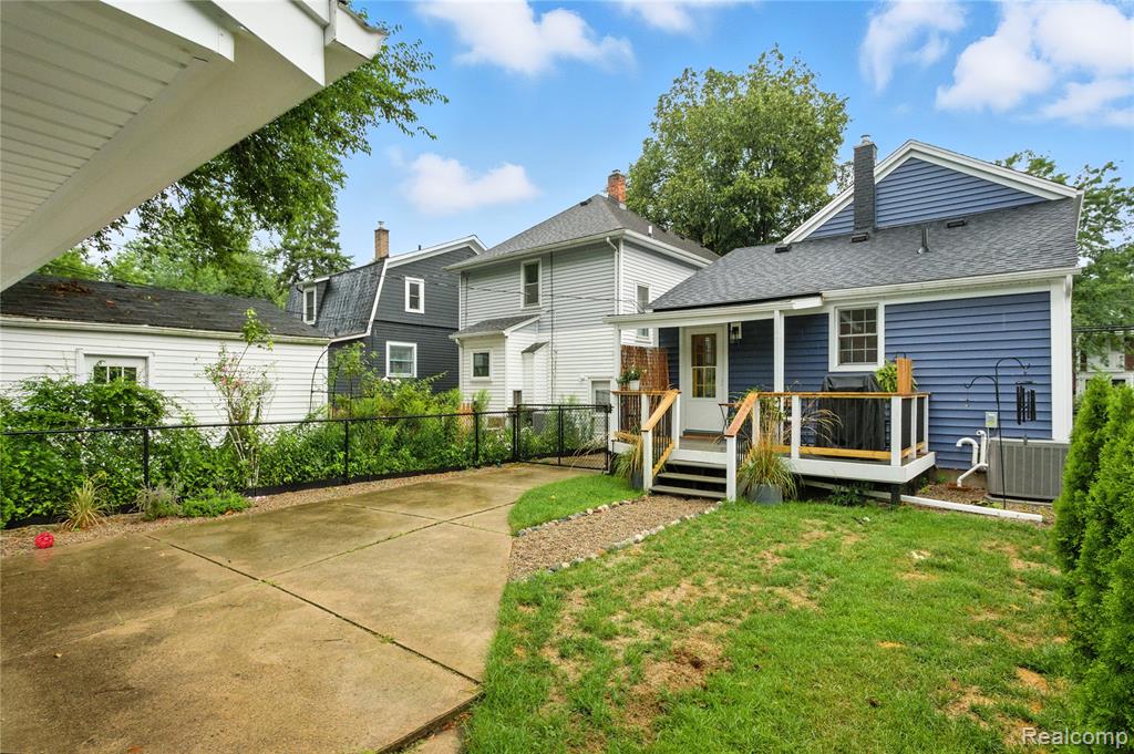 526 Notre Dame Street, Grosse Pointe, MI 48230 — Photo 36