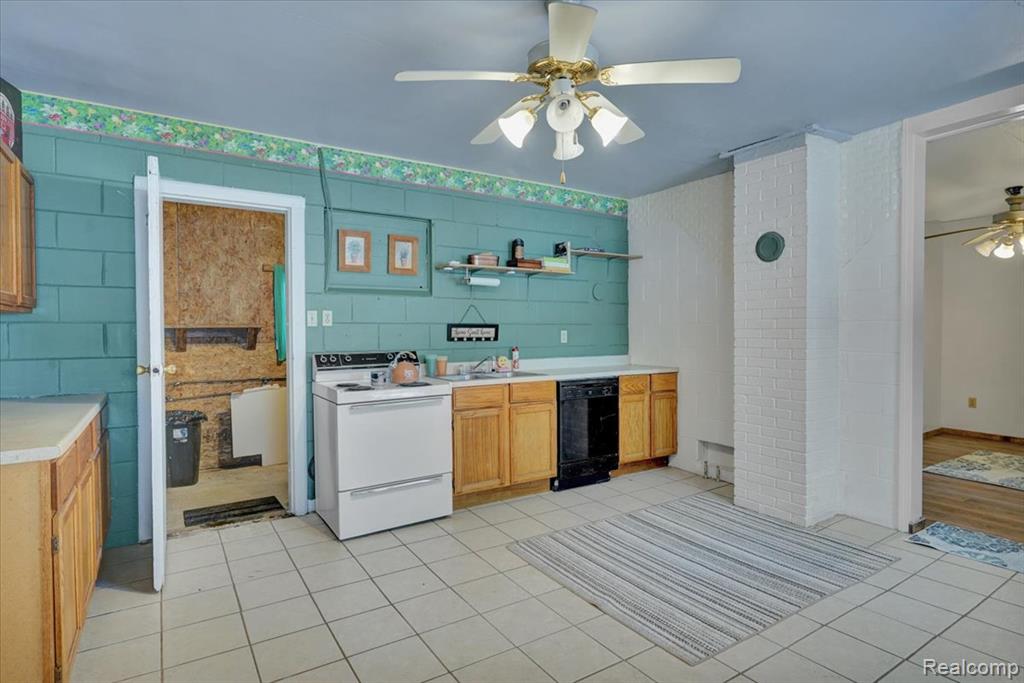 8858 Willits Road, Mayville Vlg, MI 48744 — Photo 4