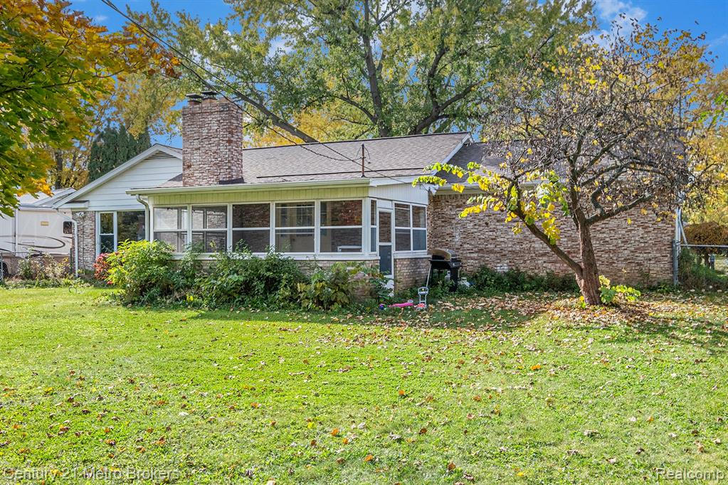 4413 OLD CARRIAGE Road, Flint, MI 48507 — Photo 24