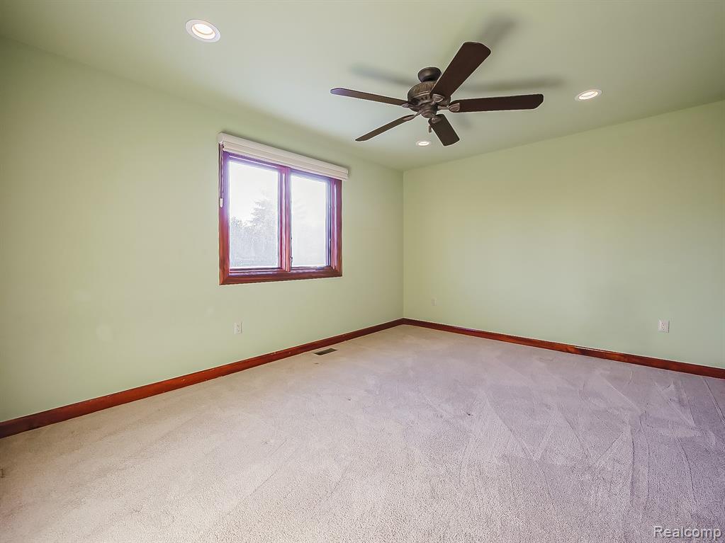 7364 Essex Drive, West Bloomfield, MI — Photo 57