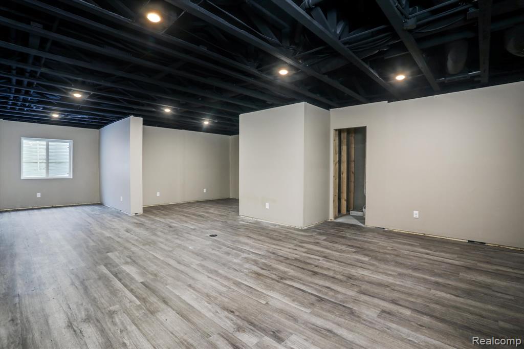 4974 Glenora Drive, Lake Orion, MI — Photo 24